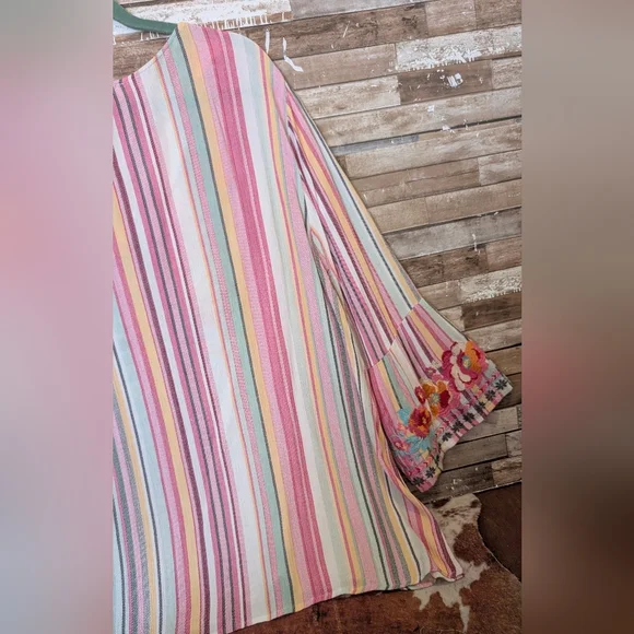 Savannah Jane Embroidered V Neck Tunic With Embroidery On Bell Sleeves - Picture 14 of 16